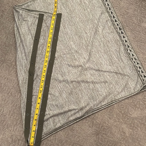 Lululemon scarf/wrap One Size Grey with green undertones - Picture 6 of 7